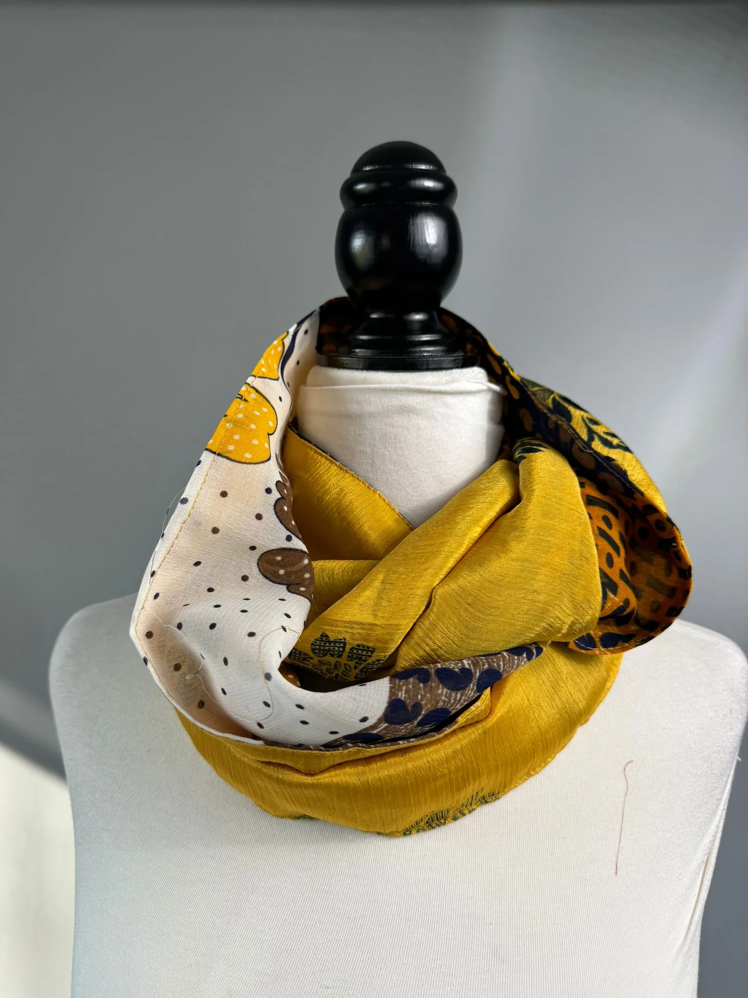 40 inch Reversible Infinity Scarf D06