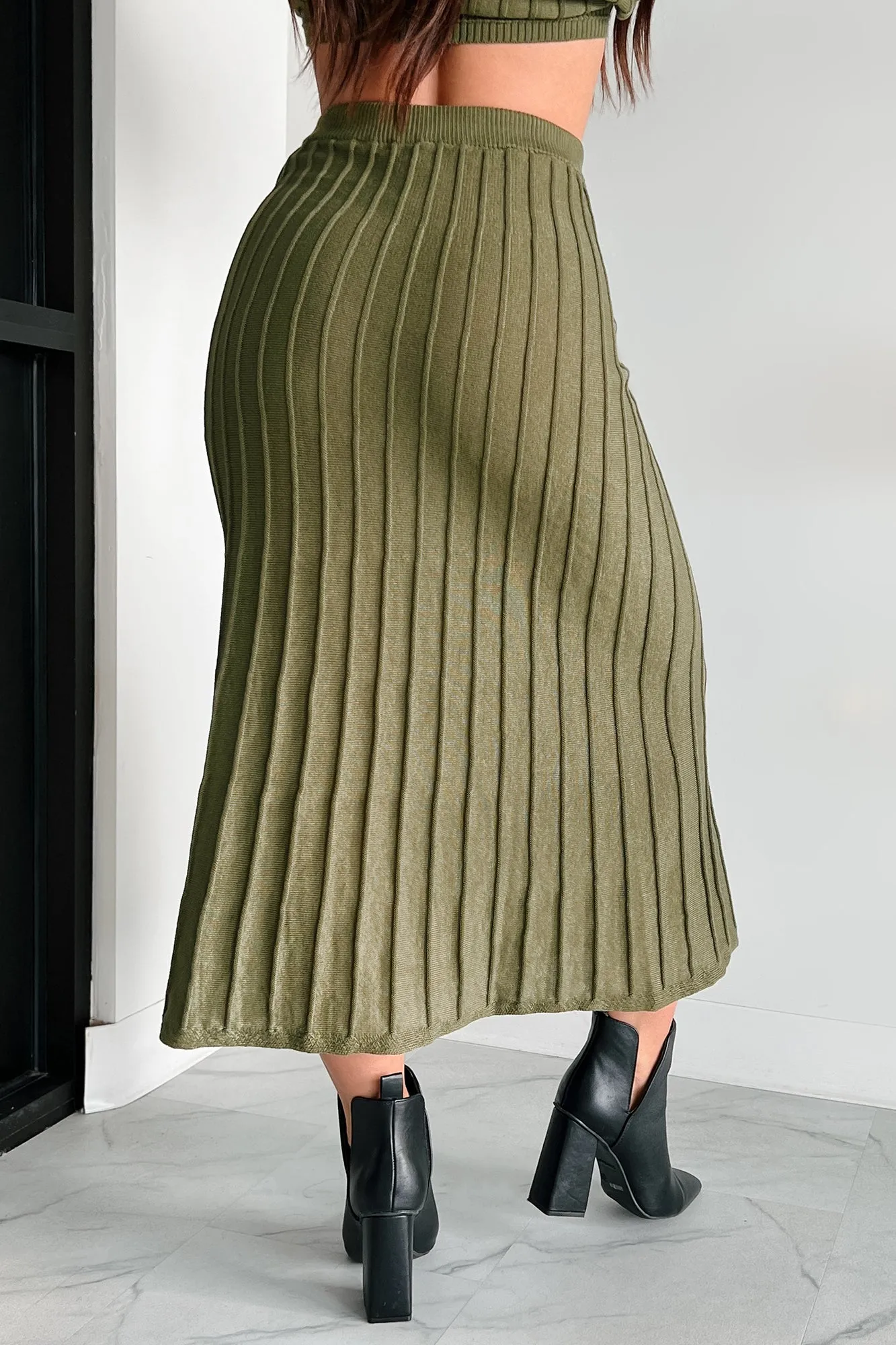 A Certain Sophistication Sweater Knit Midi Skirt (Olive)