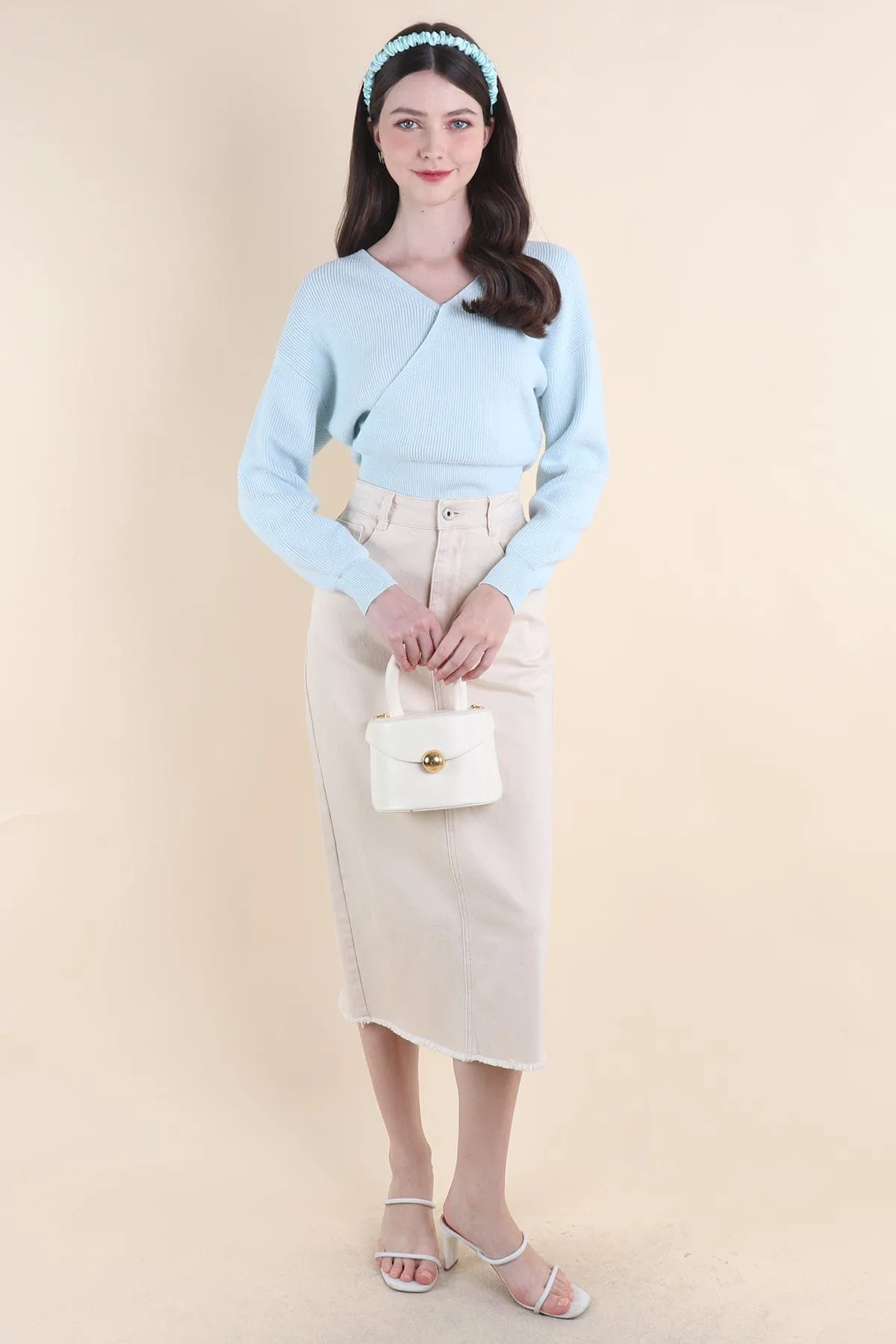 CABANA KNIT TOP IN LIGHT BLUE