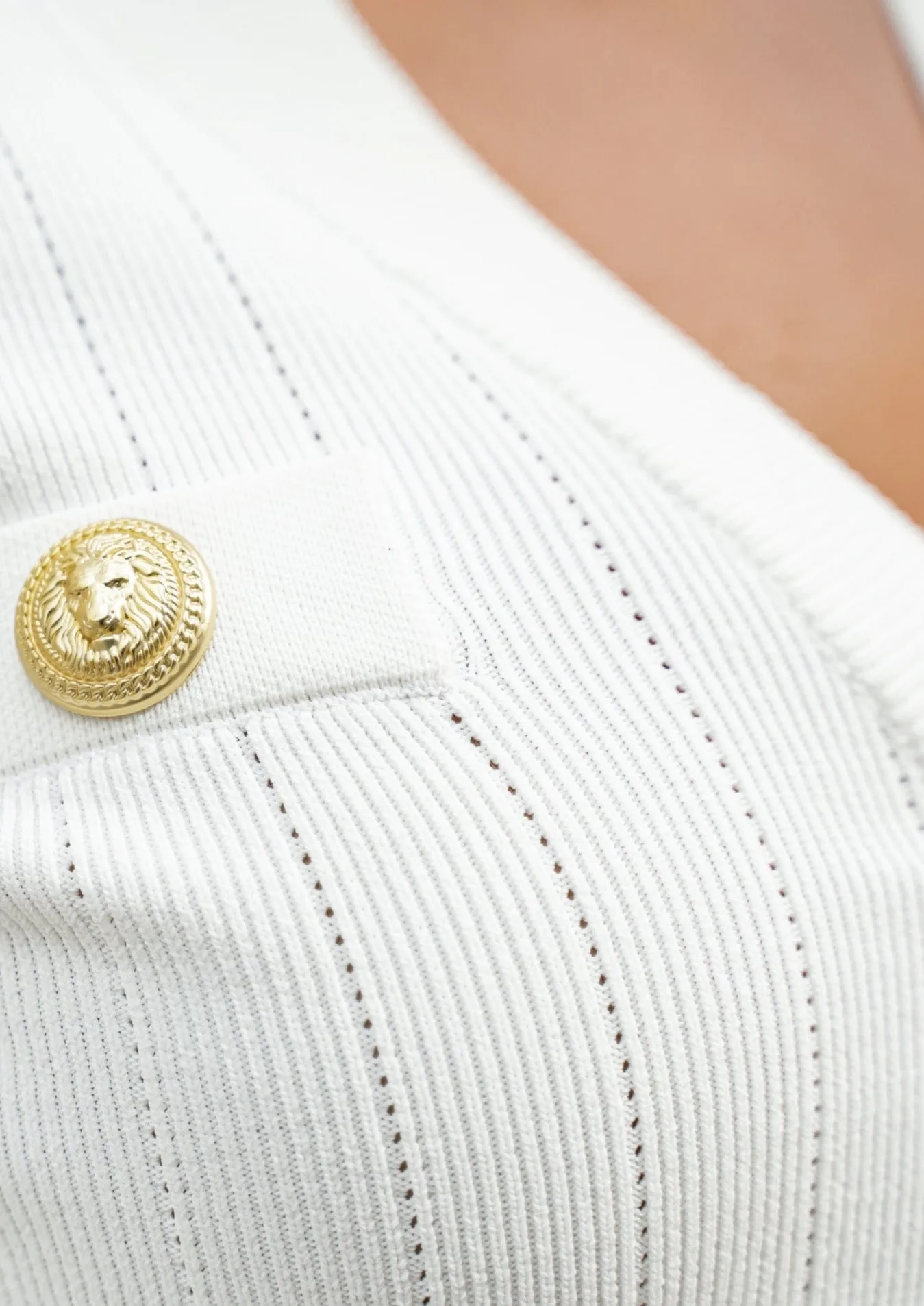 Cropped Ribbed Knitted Cardigan - White