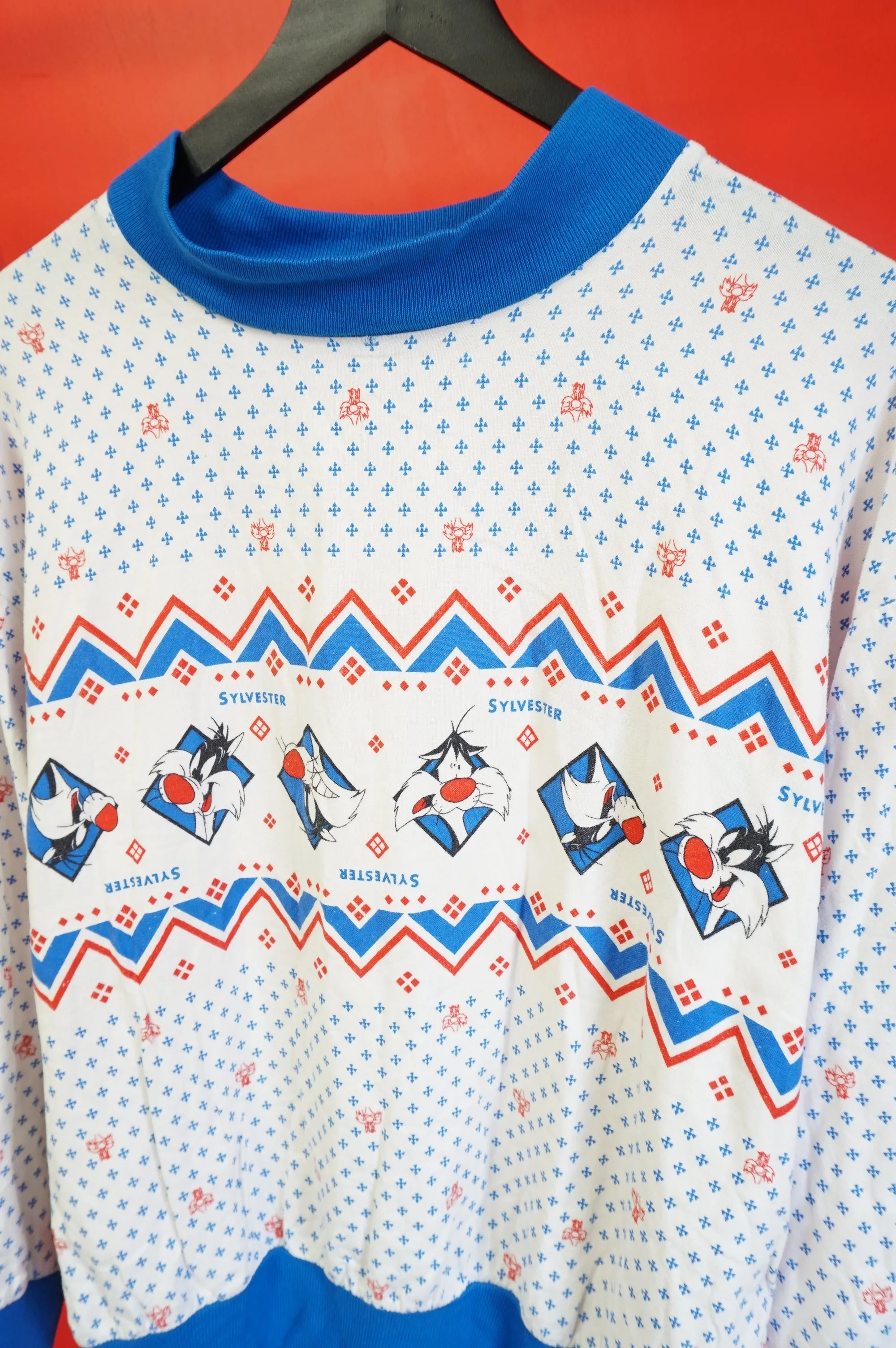 (L) 1997 Looney Tunes Sylvester Crewneck