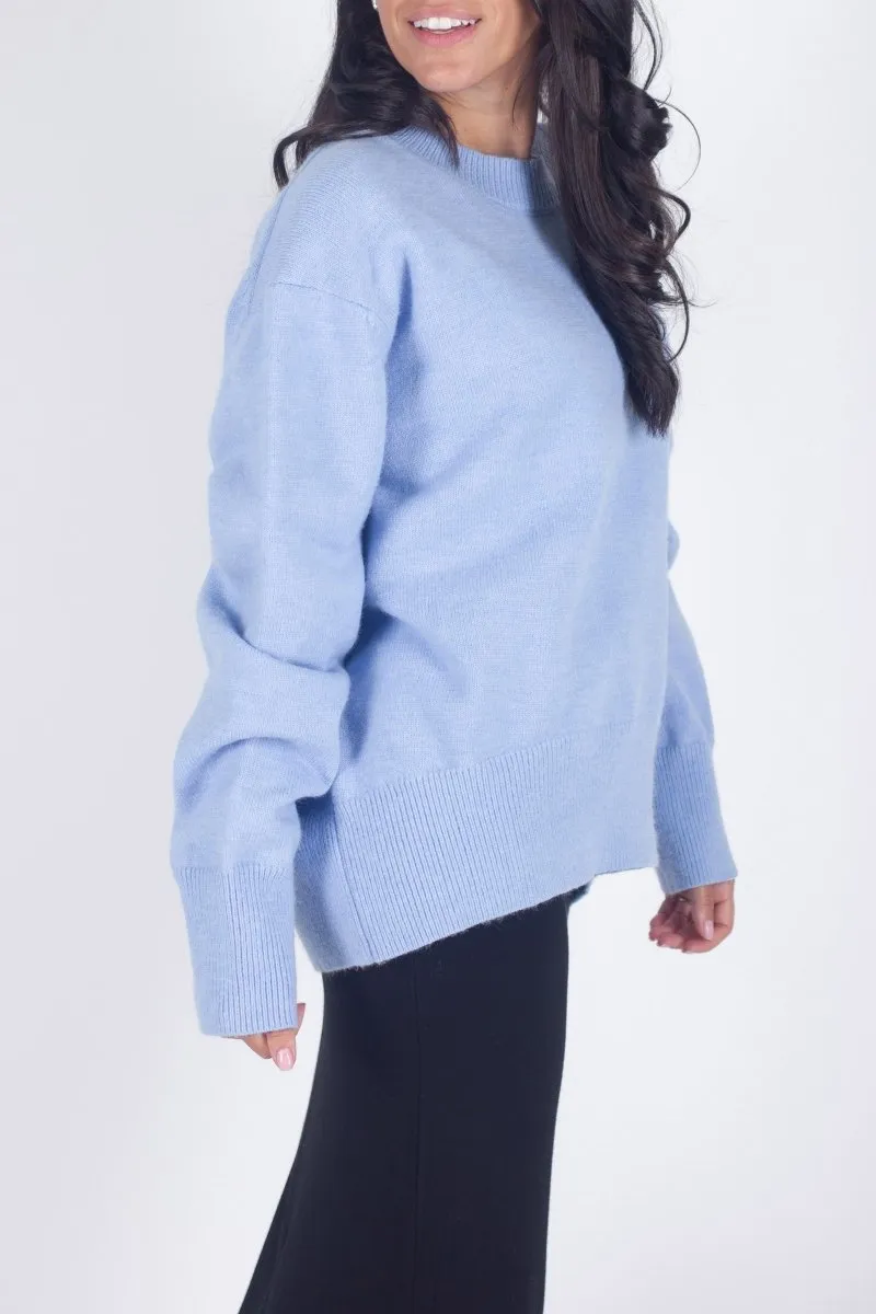 OVERSIZED SWEATER (LIGHT BLUE)