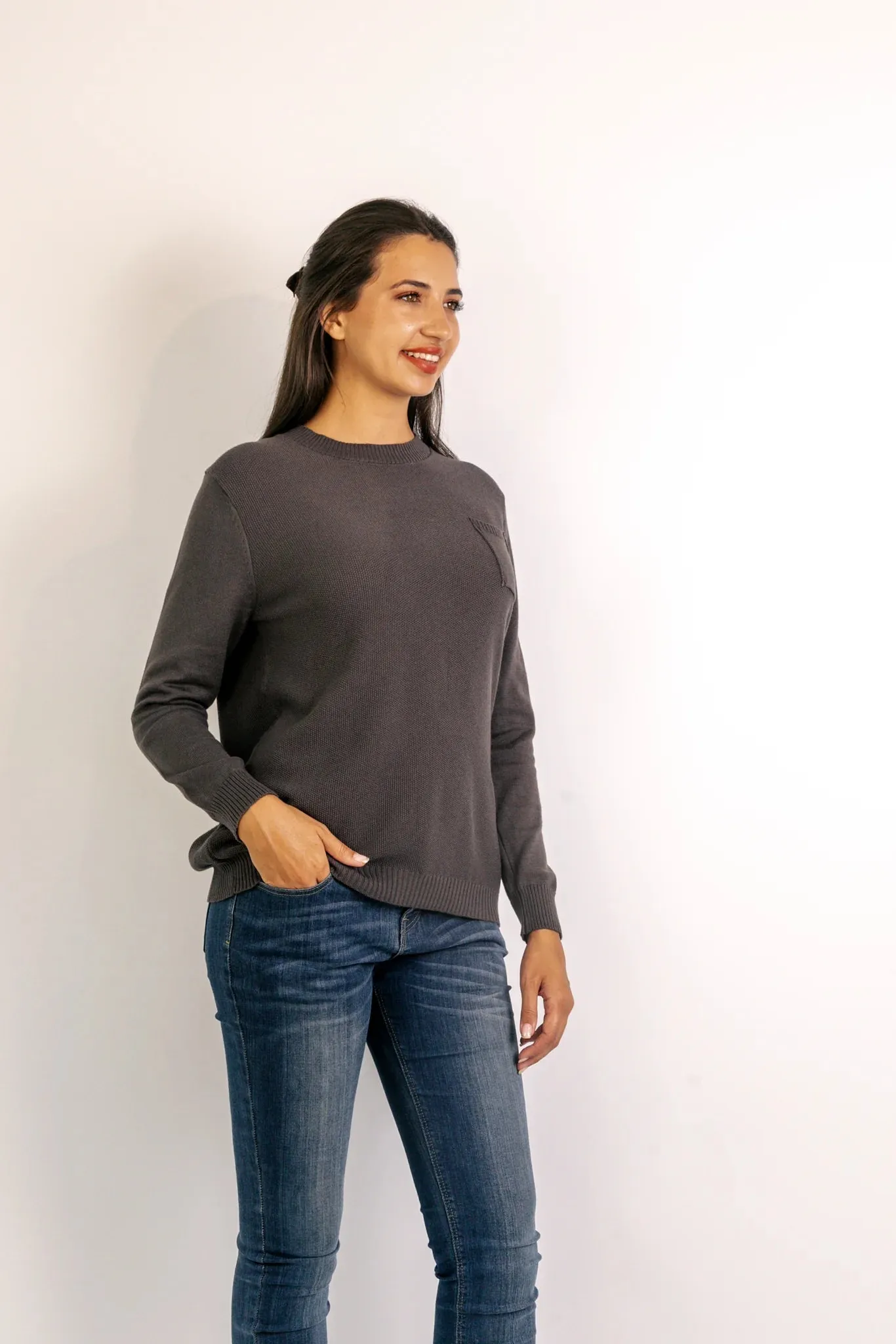 Round neck - Fine Knit with pocket - Grey