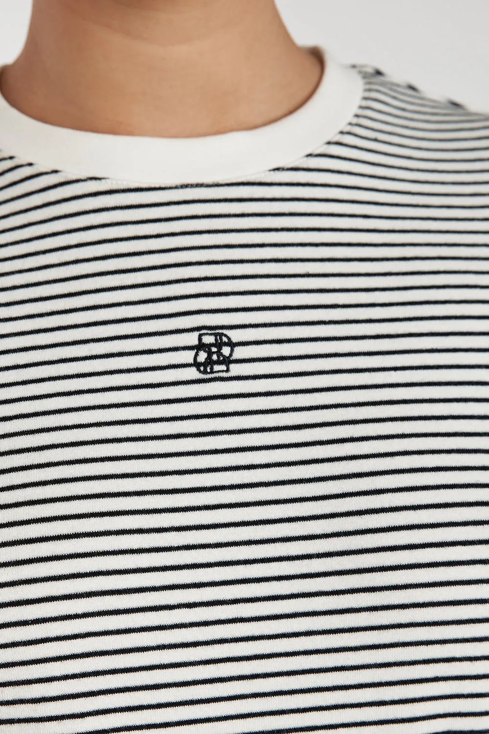 SIGNATURE WHITE STRIPE LONG SLEEVE TEE