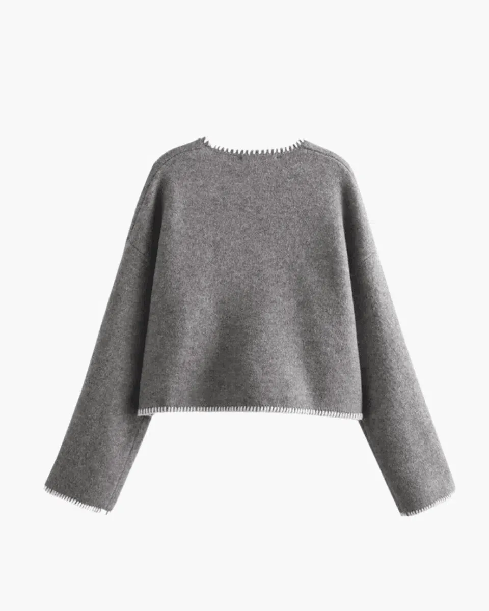 Zarina – Elegant design – V-neck sweater