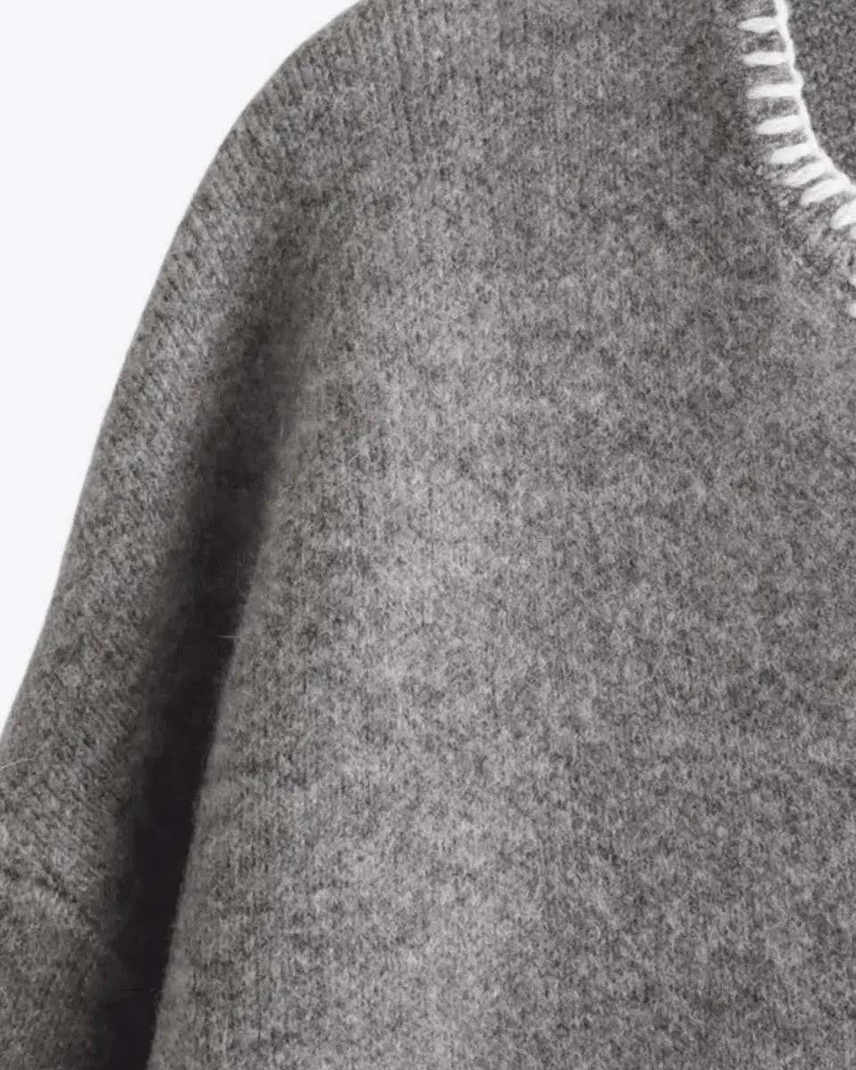 Zarina – Elegant design – V-neck sweater